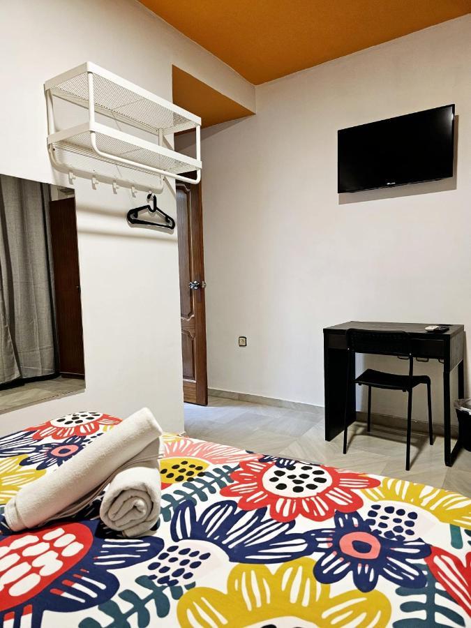 Arc House Plaza Hotel Sevilla Bagian luar foto